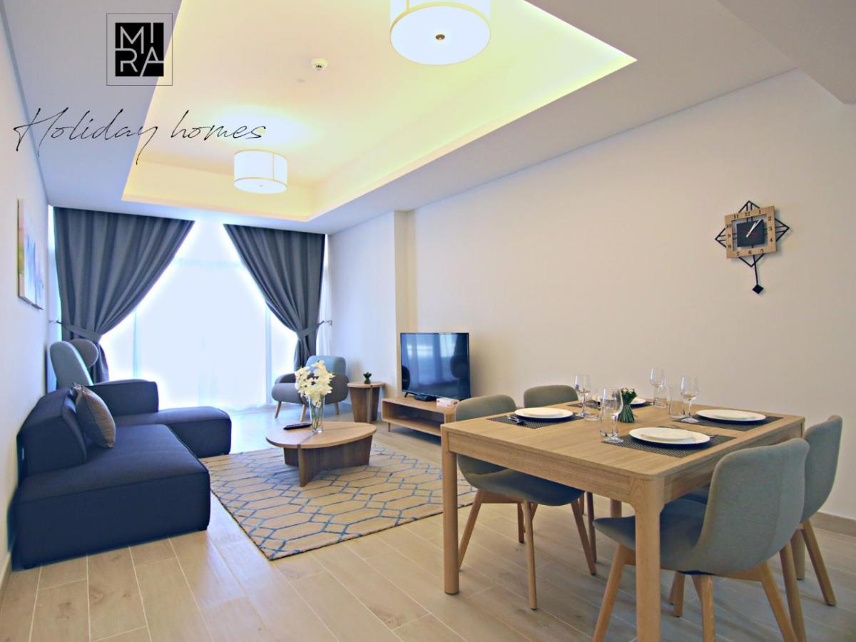 Apartment Mira Holiday Homes - Lovely 2-Bedroom Serviced Apartment With Free Beach Access - Azizi Mina *