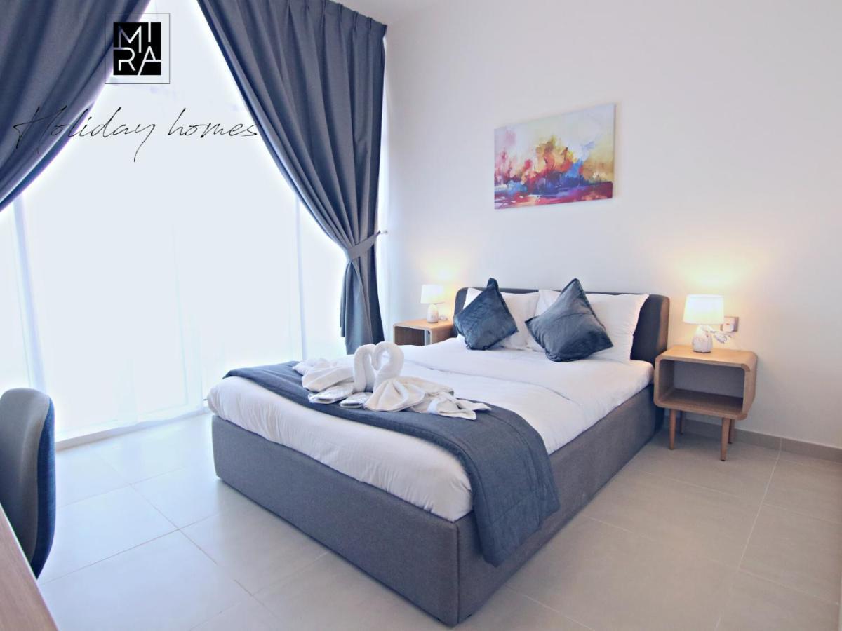 Mira Holiday Homes - Lovely 2-Bedroom Serviced Apartment With Free Beach Access - Azizi Mina Apartment Dubai